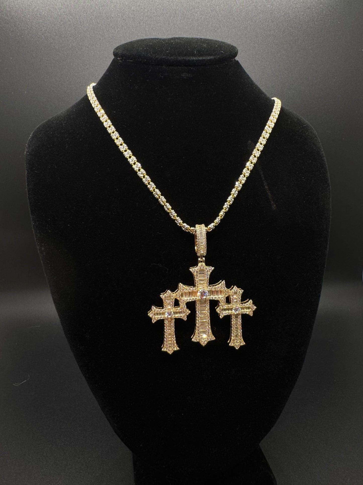 Trio Cross