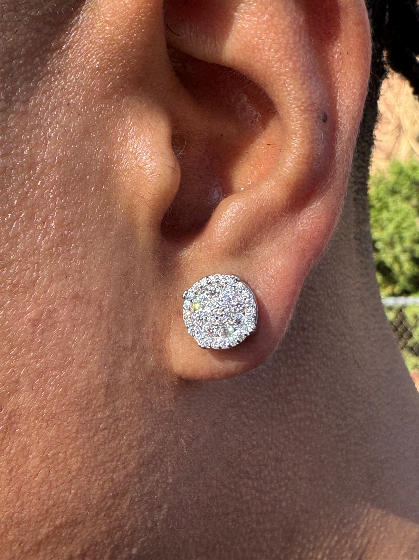 Moissanite Bussdown