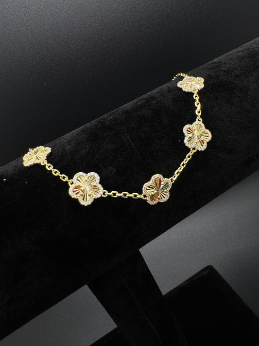 Aria Moissanite Clover Bracelet