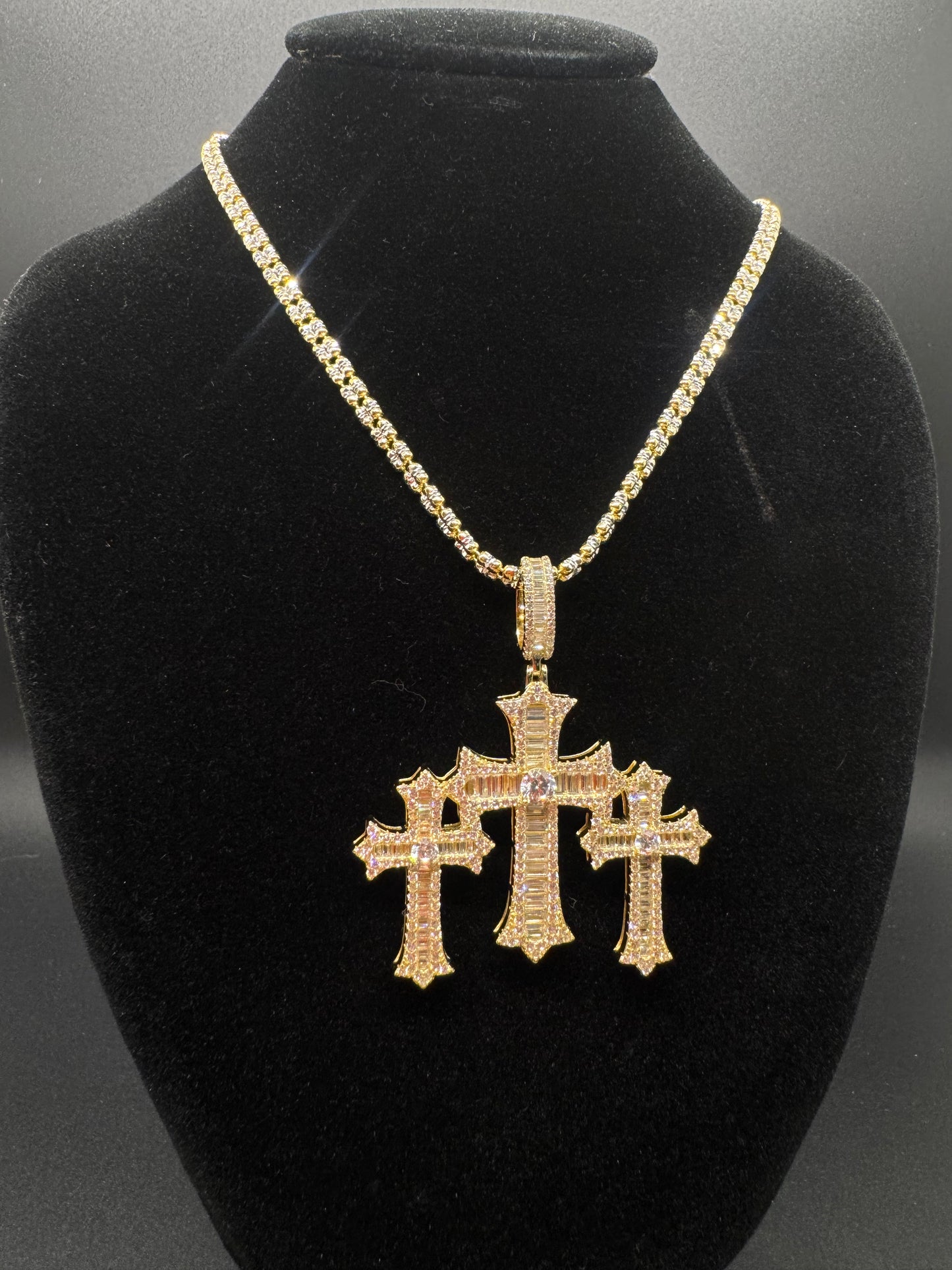 Trio Cross